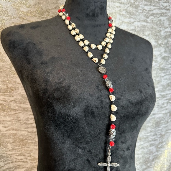 Elegant Silver and Red Beaded Necklace - Picture 3 of 4